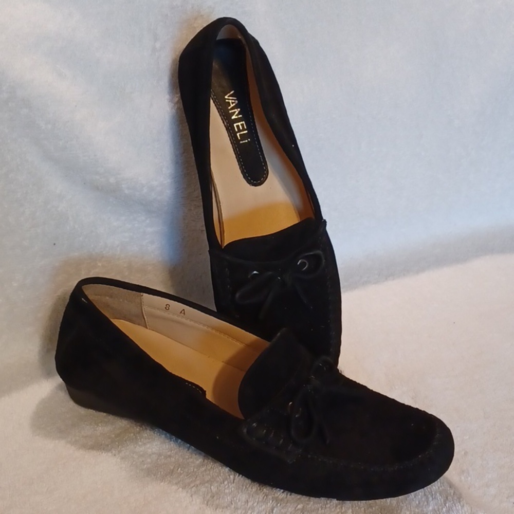 Vaneli flats suade women's size 8A